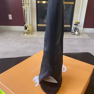 BRAND NEW Public Desire Sassy Peep Toe Bootie